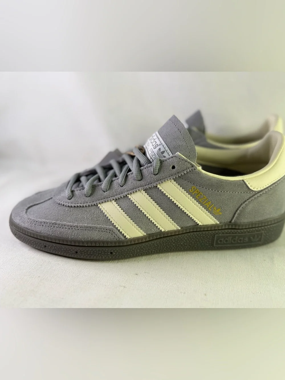 adidas Handball Spezial Sneakers in Grey and Cream Men’s 7.5 Women’s 9 New